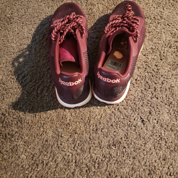 Rare Women's size 10 Reebok - Picture 3 of 4